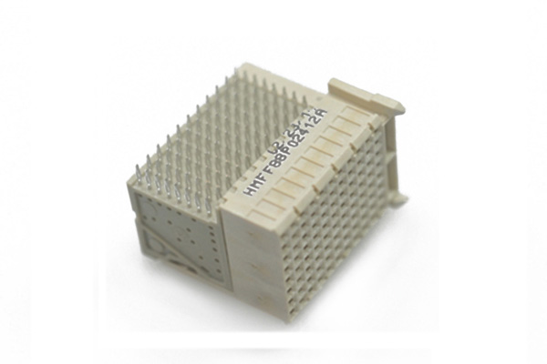 连接器  Connectors